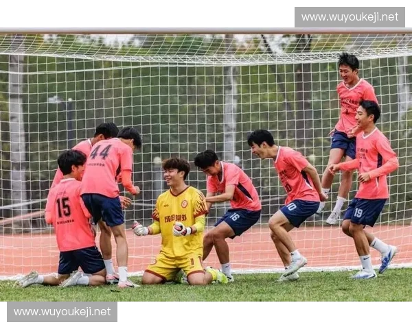 奋勇拼搏书写传奇赛场 梦想与激情交织的足球对决 奋勇拼搏书写传奇赛场 梦想与激情交织的足球对决
